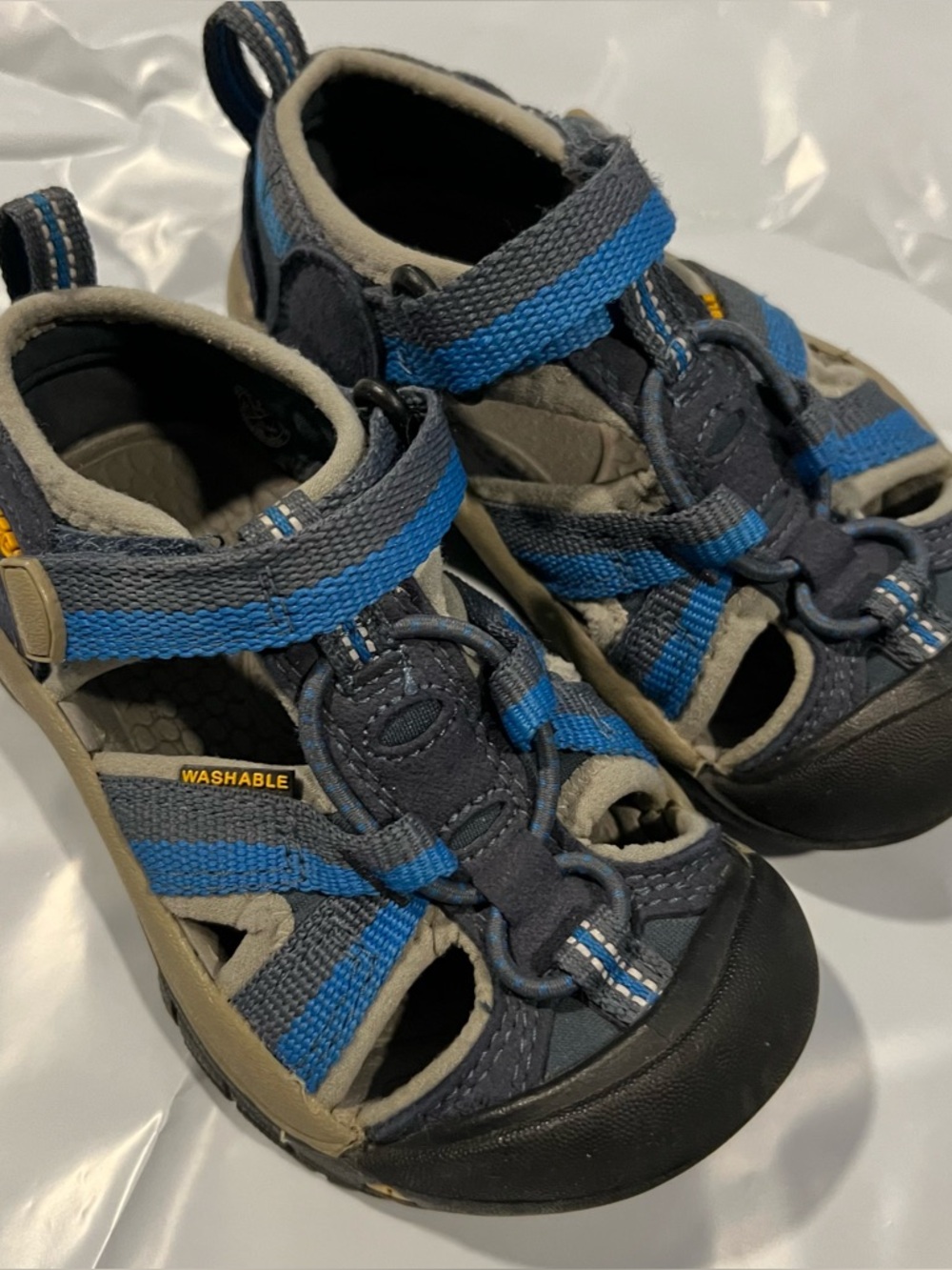 Keen Kids Navy Blue and Gray Closed-Toe Sandals Size 8